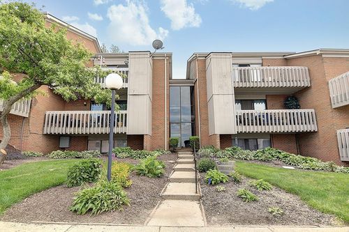 1122 Eagle Feather Cir, West Carrollton, OH, 45449-2548 | Card Image
