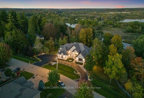 546 Woolwich Pl, Waterloo, ON, N2J4G8 | Card Image