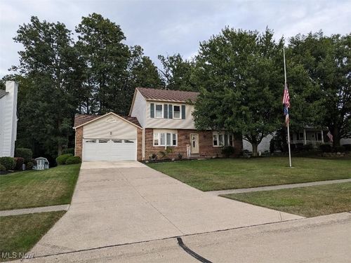 757 Camden Ln, Brunswick, OH, 44212-4301 | Card Image