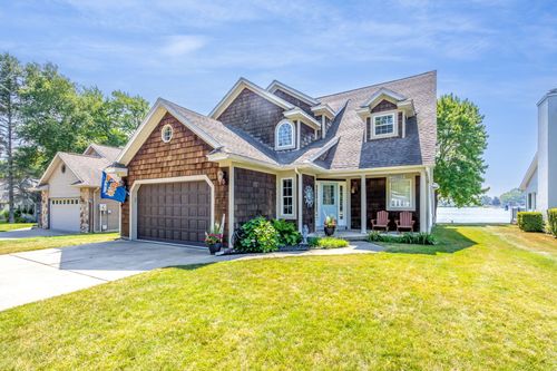 7663 Bay Mdw, Stanwood, MI, 49346-8774 | Card Image