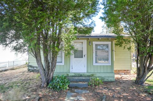 109 Marble Ave, Pleasantville, NY, 10570-2908 | Card Image