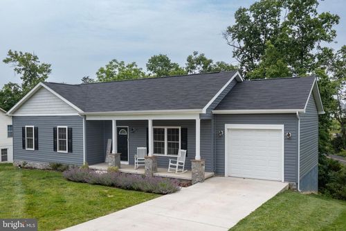 33 Sinker Dr, INWOOD, WV, 25428-5018 | Card Image