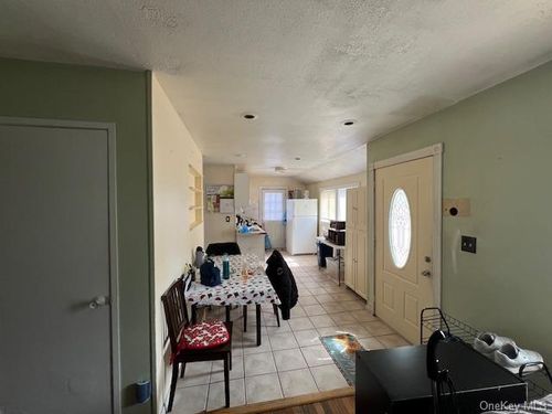 33 Cypress St, Central Islip, NY, 11722-3829 | Card Image