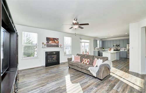 1678 Belleau Wood Dr, Saint Peters, MO, 63376-4564 | Card Image
