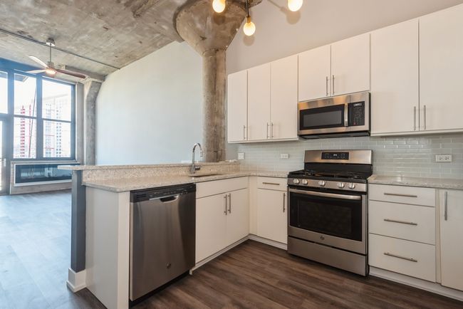 UNIT-505 - 320 E 21 St St, Condo with 2 bedrooms, 2 bathrooms and 1 parking in Chicago IL | Image 14