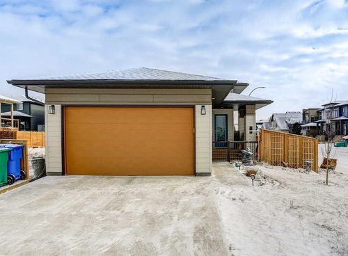 801 Devonia Cir W, Lethbridge, AB, T1J5X1 | Card Image