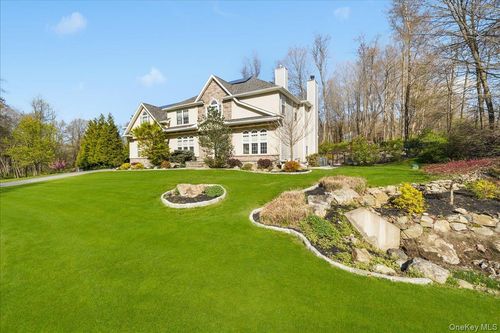 16 Lori Ln, Chester, NY, 10918-4715 | Card Image