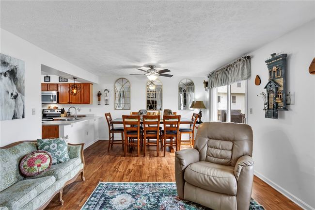 201 Manor View Dr, Townhouse with 3 bedrooms, 4 bathrooms and 2 parking in Manor PA | Image 27