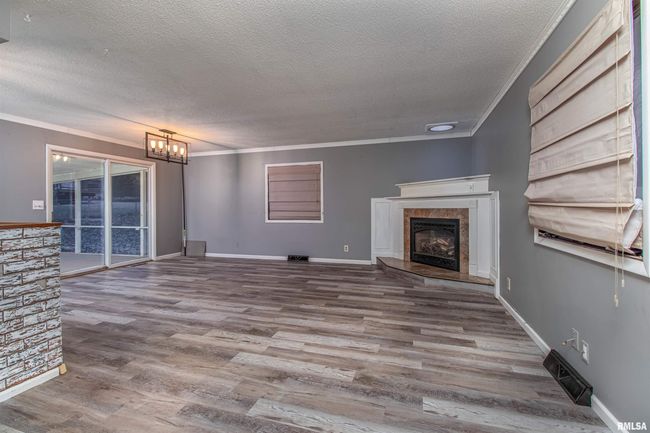 532 Meadowview Dr, House other with 4 bedrooms, 2 bathrooms and null parking in Clinton IA | Image 9