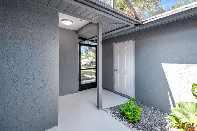 5192 Cedar Hammock Ln, House other with 3 bedrooms, 2 bathrooms and null parking in SARASOTA FL | Image 6