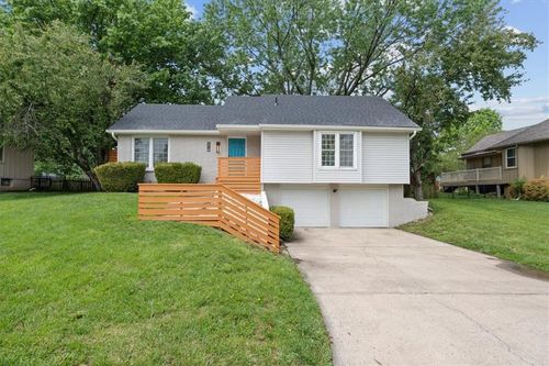 518 Se Richardson Pl, Lee's Summit, MO, 64063-4430 | Card Image