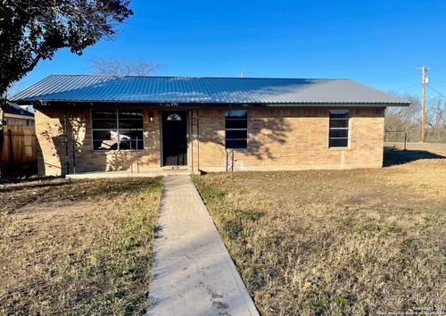 456 Melody Ln, Uvalde, TX, 78801-3134 | Card Image