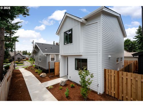 6961 Ne Stanton St, Portland, OR, 97213-4669 | Card Image