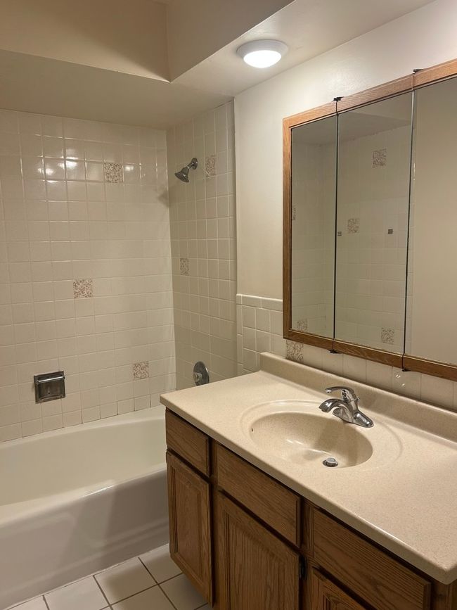 226 George St, Townhouse with 3 bedrooms, 2 bathrooms and 2 parking in Barrington IL | Image 8