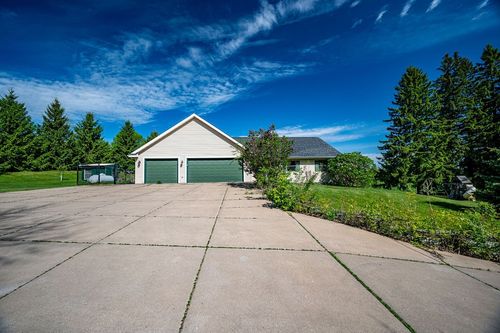438 320th St, Knapp, WI, 54749-9006 | Card Image