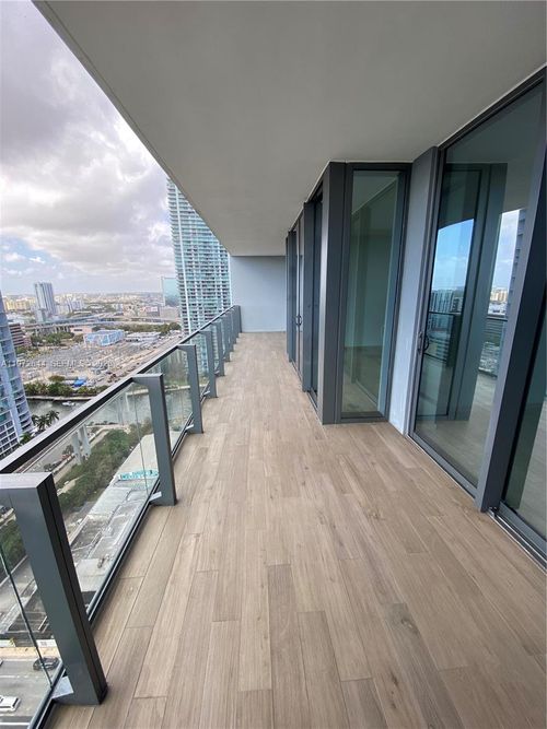 apt-2010-88 Sw 7th St, Miami, FL, 33130-3699 | Card Image