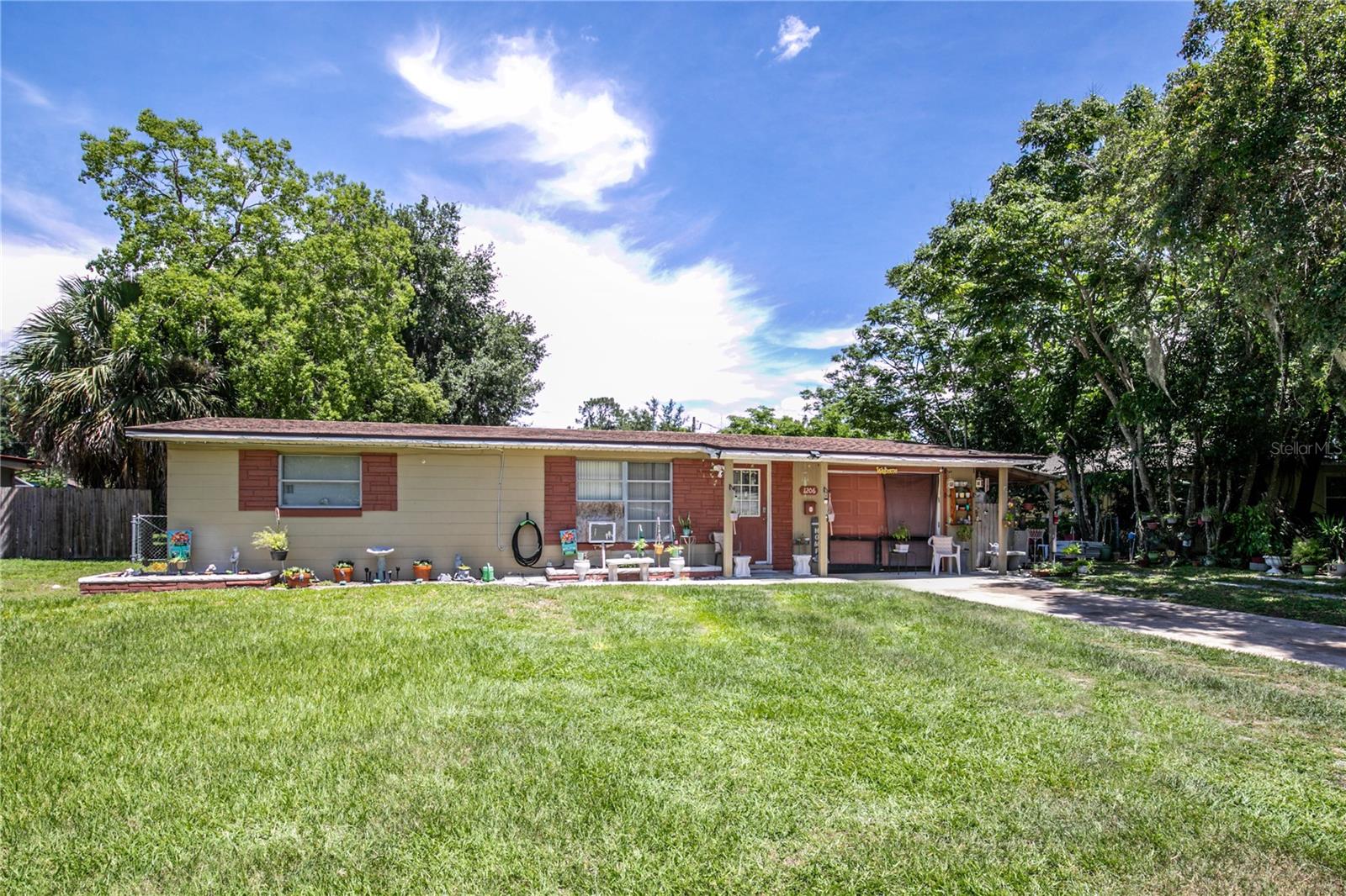 Orange Ave, Tavares, FL 32778
