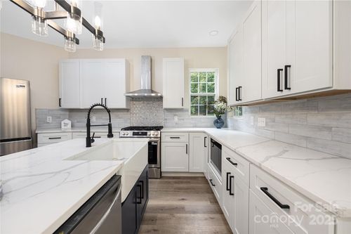 402 Sardis Rd N, Charlotte, NC, 28270-2246 | Card Image