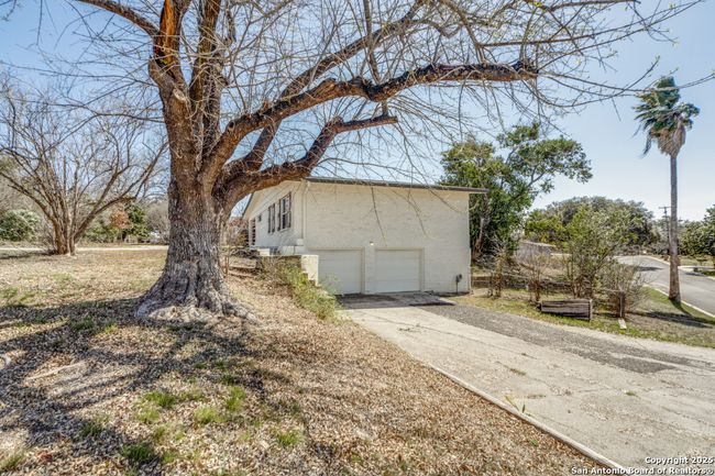 124 Herweck Dr, House other with 4 bedrooms, 3 bathrooms and null parking in Castle Hills TX | Image 46