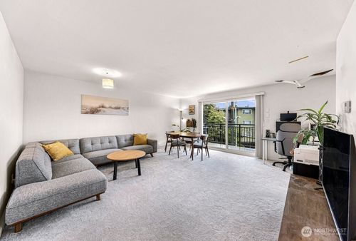 apt-401-911 N 73rd St, Seattle, WA, 98103-5345 | Card Image