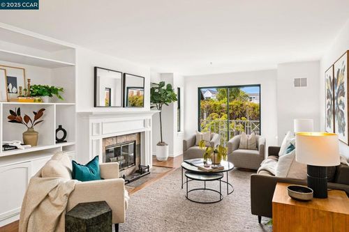 apt-205-650 Chestnut St, San Francisco, CA, 94133-2382 | Card Image