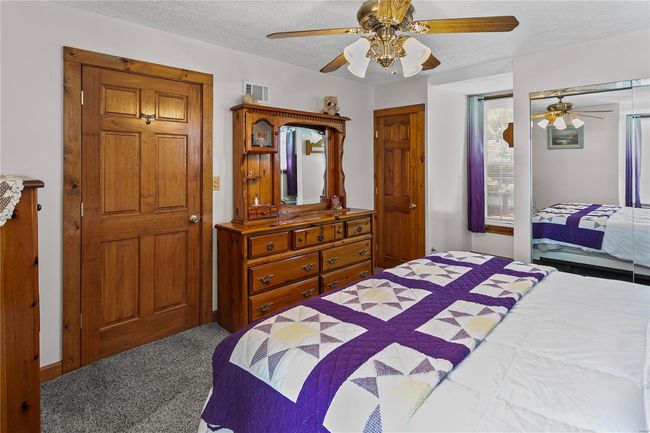 708 N Giddings Ave, House other with 3 bedrooms, 2 bathrooms and 2 parking in Jerseyville IL | Image 44
