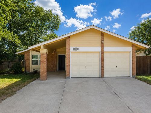5610 Tallow Tree Dr, Austin, TX, 78744-3645 | Card Image