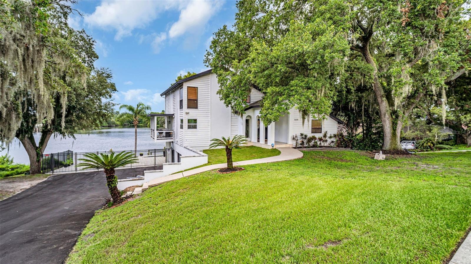 Riverhills Dr, Temple Terrace, FL 33617