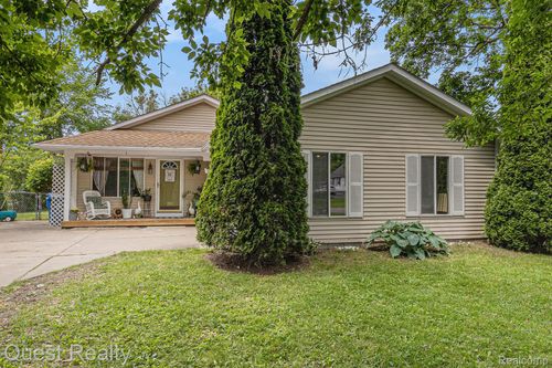 2954 Chrysler Ave, Waterford, MI, 48328-2628 | Card Image