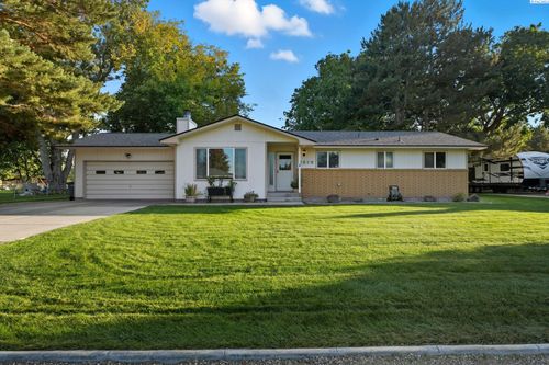 6213 W 6th Ave, Kennewick, WA, 99336-9326 | Card Image