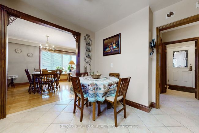 94 Camborne Ave, House other with 4 bedrooms, 2 bathrooms and 5 parking in North York ON | Image 9