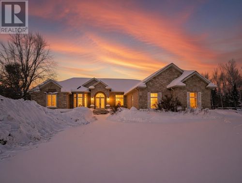 1866 Oliver Rd, Thunder Bay, ON, P7G1P1 | Card Image