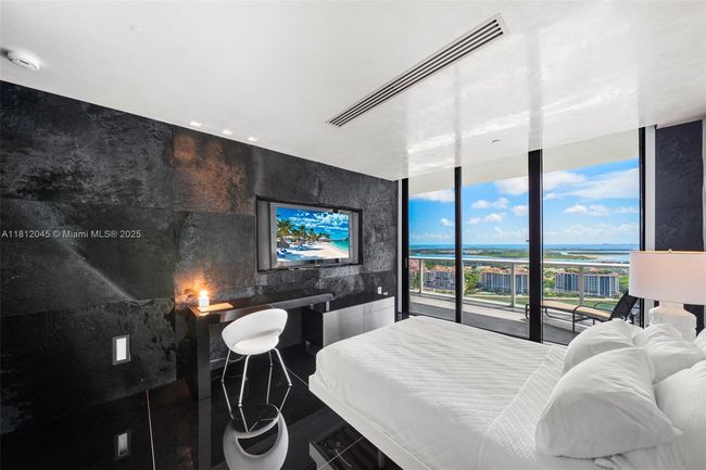 APT-3003 - 100 S Pointe Dr, Condo with 3 bedrooms, 4 bathrooms and null parking in Miami Beach FL | Image 32