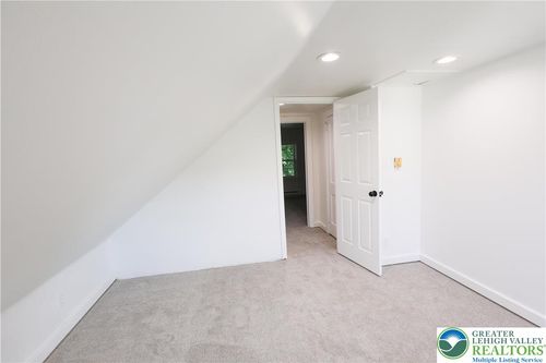 4283 W Saucon Valley Rd, Coopersburg, PA, 18036-9342 | Card Image