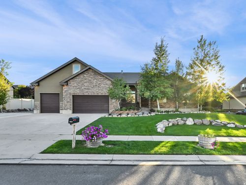 15596 S Broken Arrow Dr, Bluffdale, UT, 84065-2304 | Card Image