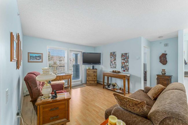 3425 - 3000 Millrise Point Sw, Home with 2 bedrooms, 2 bathrooms and null parking in Calgary AB | Image 9