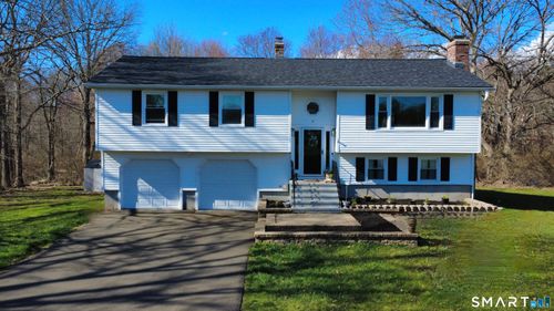 8 Cynthia Ct, Branford, CT, 06405-4740 | Card Image