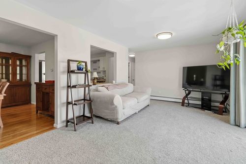 apt-d6-141 Essex St, Saugus, MA, 01906-4288 | Card Image