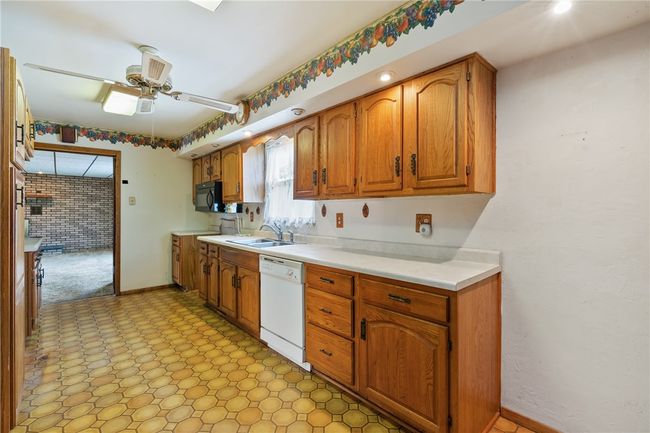 1103 2 Nd St, House other with 3 bedrooms, 3 bathrooms and 2 parking in Monessen PA | Image 13