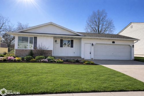 2827 Lesylvia St, Burlington, IA, 52601-2111 | Card Image