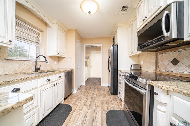 1505 Leach St, House other with 3 bedrooms, 2 bathrooms and null parking in Kilgore TX | Image 15