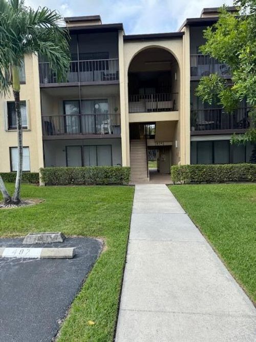 apt-e2-624 Sea Pine Way, Greenacres, FL, 33415-8937 | Card Image