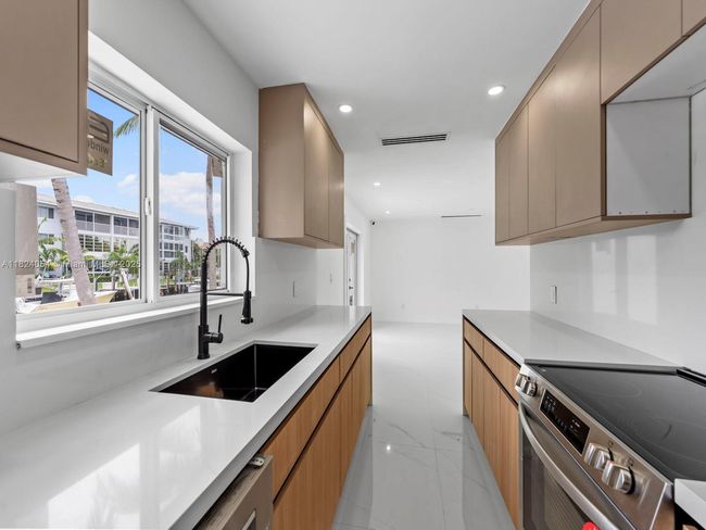 1007 Citrus Isle, House other with 4 bedrooms, 3 bathrooms and null parking in Fort Lauderdale FL | Image 21