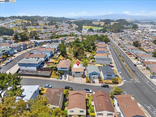 20 Martgate Street, House other with 3 bedrooms, 2 bathrooms and 2 parking in Daly City CA | Image 35