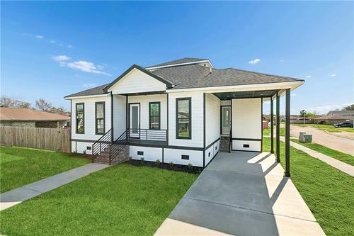 3401 Plaza Dr, Chalmette, LA, 70043-2452 | Card Image