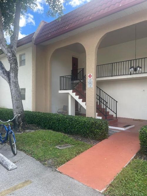 130 Lake Dora Dr, West Palm Beach, FL, 33411-2350 | Card Image