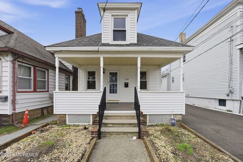 front-home-120 2nd St, Keyport, NJ, 07735-1848 | Card Image