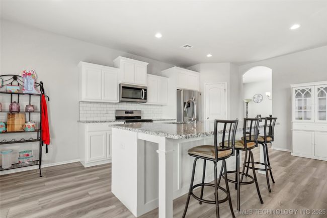 6250 S 317 Th East Ave, House other with 4 bedrooms, 3 bathrooms and null parking in Broken Arrow OK | Image 12