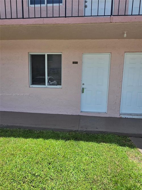 12111-2154 W 60th St, Hialeah, FL, 33016-2682 | Card Image