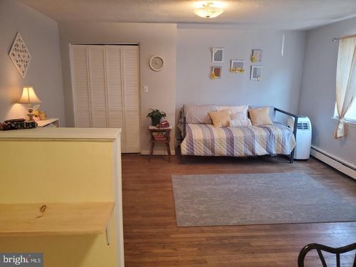 434 E Norwegian St, POTTSVILLE, PA, 17901-3684 | Card Image